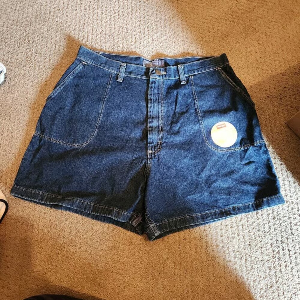 NEW / OLD STOCK Wrangler traveler shorts. SZ 16